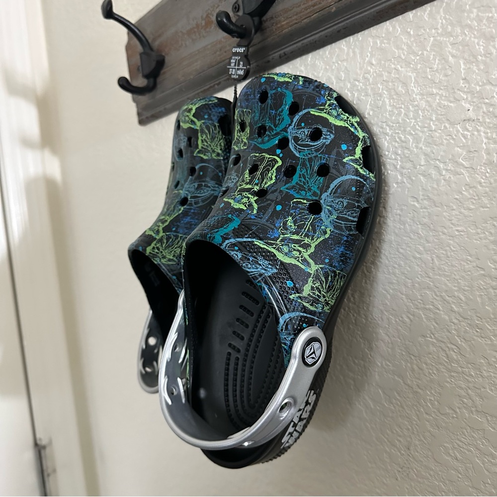 Mandalorian Crocs - Picture 2 of 5